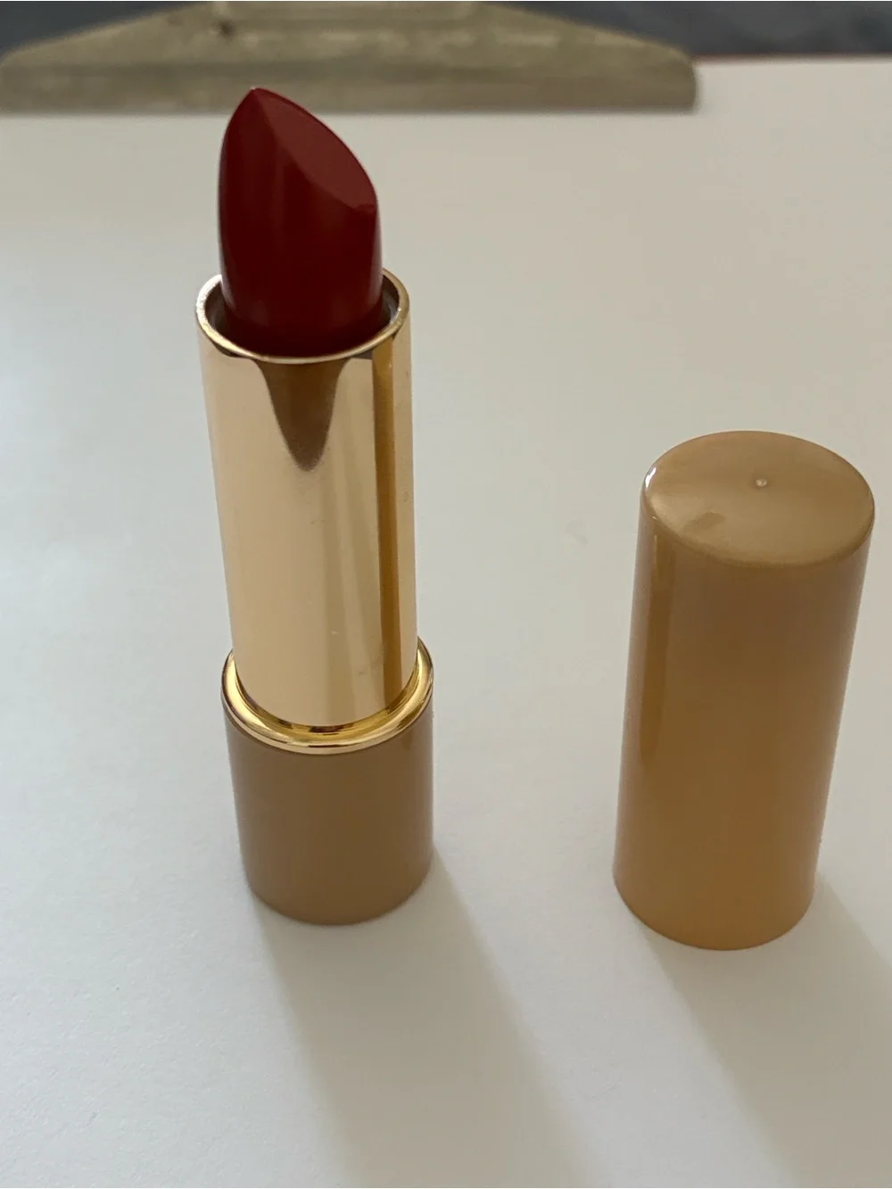 * Bundled foundation,concealer lipsticks**Dior/elizabetharden-see description